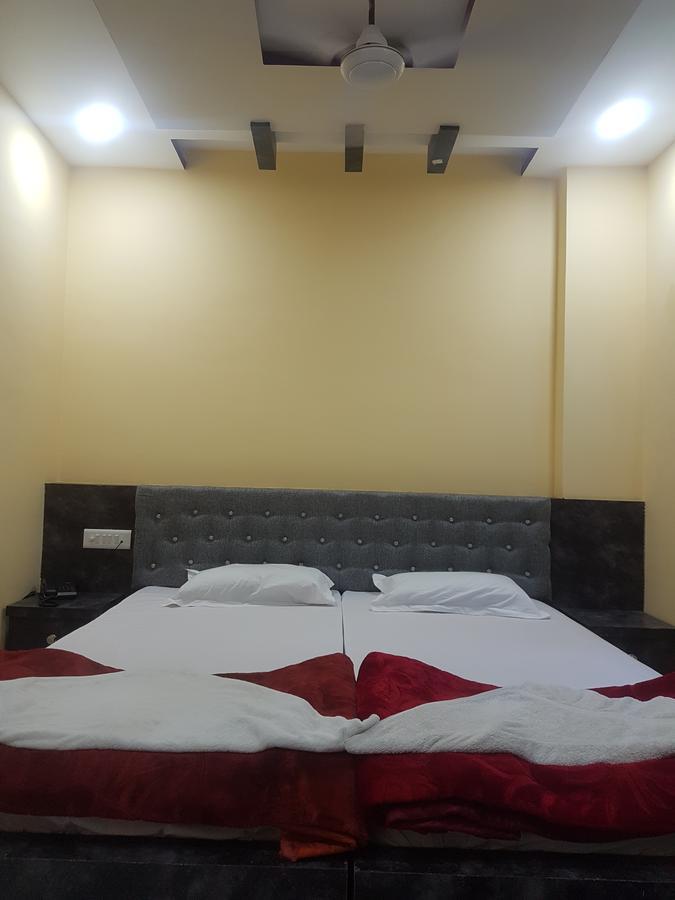 Hotel Grand Palace Гая Екстериор снимка