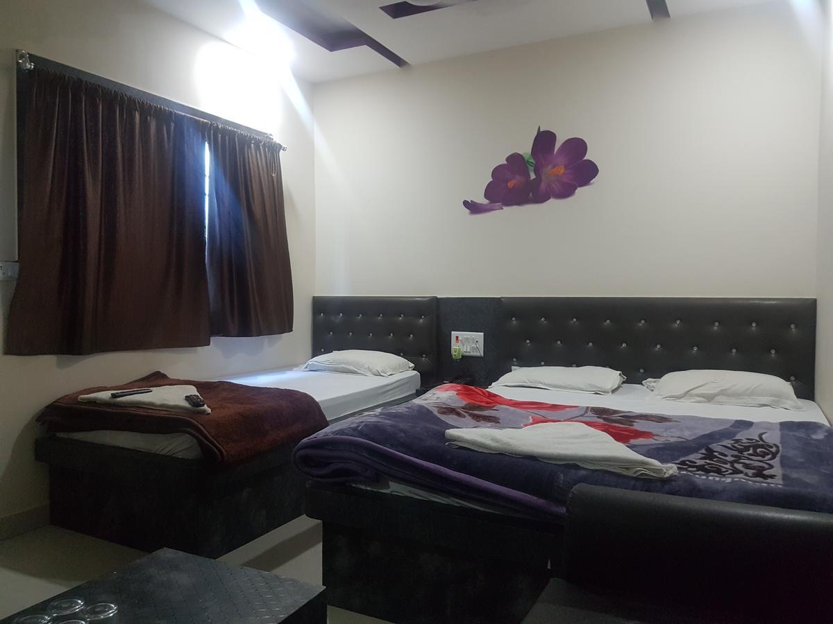 Hotel Grand Palace Гая Екстериор снимка